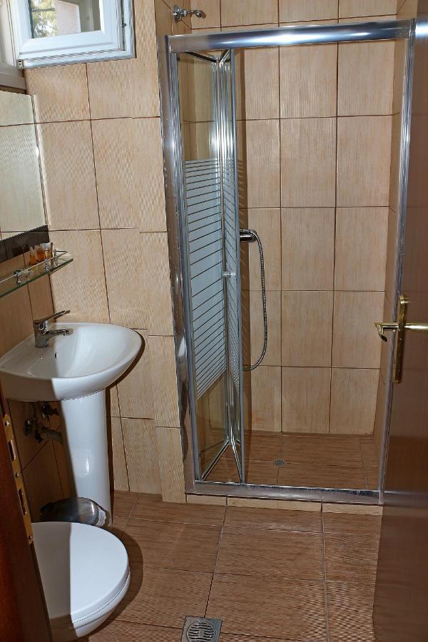 Kristal Hotel Prínos Esterno foto