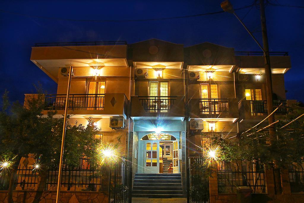 Kristal Hotel Prínos Esterno foto