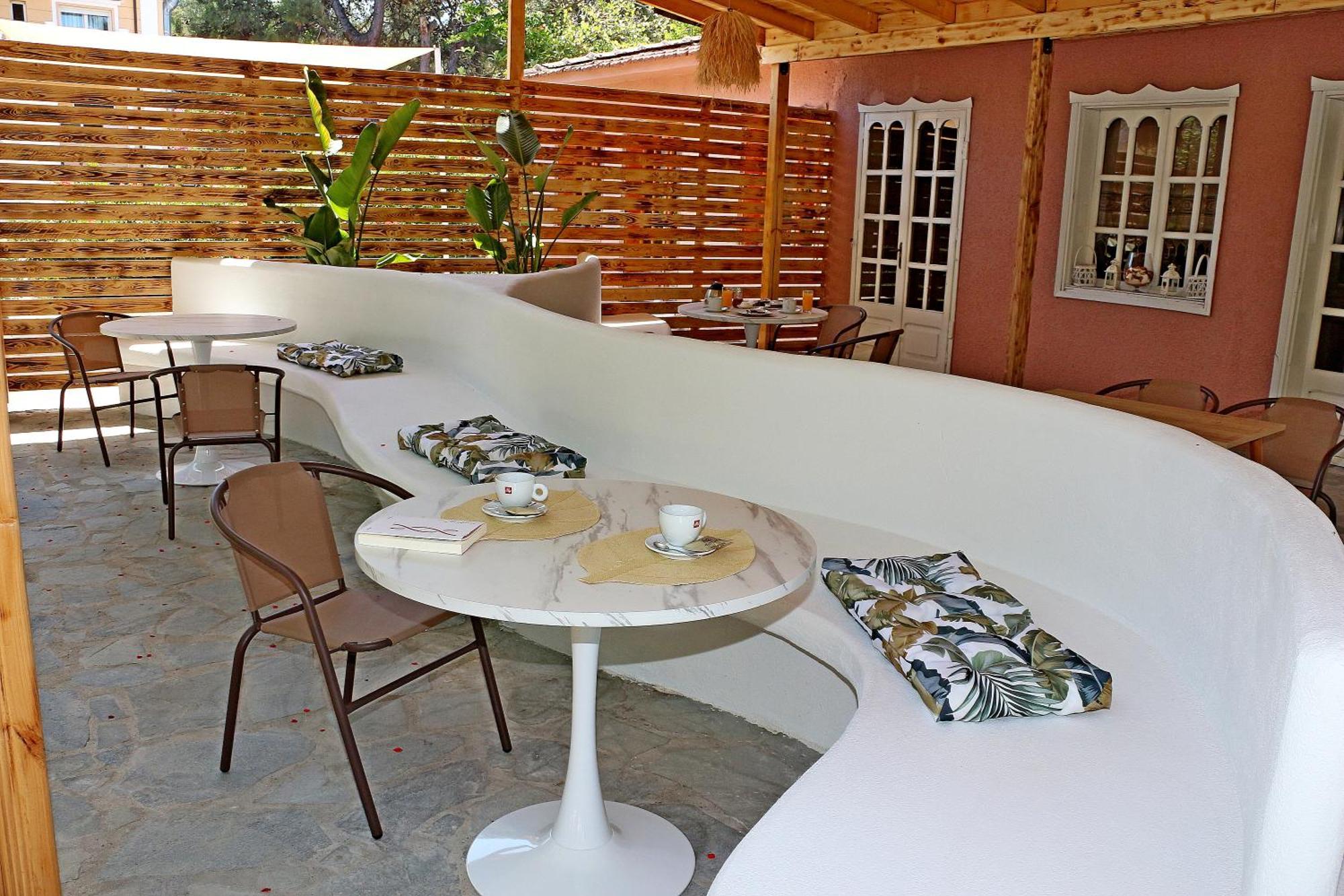 Kristal Hotel Prínos Esterno foto